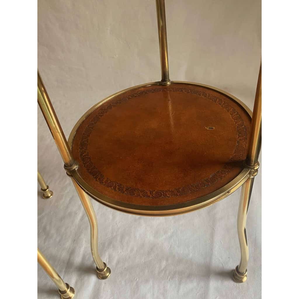 1970′ Paire De Guéridons Ou Sellettes Rondes Bronze Doré 2 Plateaux Gainés De Cuir Maison Jansen, Baguès Ou Charles | Biron 1970′ Paire De Guéridons Ou Sellettes Rondes Bronze Doré 2 Plateaux Gainés De Cuir Maison Jansen, Baguès Ou Charles