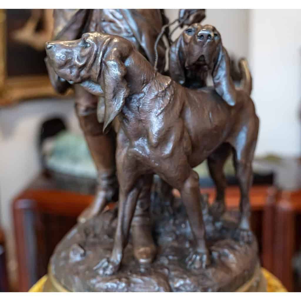 Sculpture en bronze « Le piqueur au refais » signé H. Moreau et P. Lecourtier, XIXème siècle | Biron Sculpture en bronze "Le piqueur au refais" signé H. Moreau et P. Lecourtier, XIXème siècle