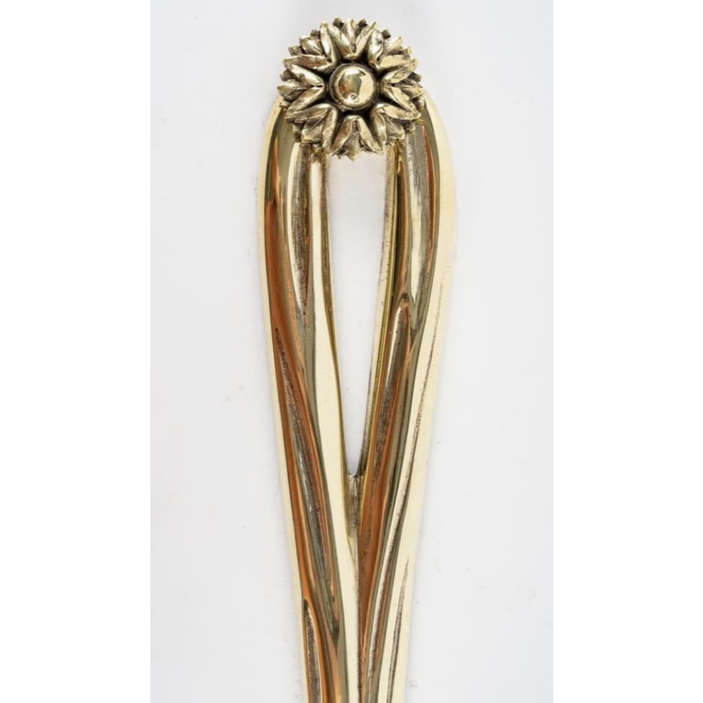 1950 Paire d’appliques néoclassiques en bronze de la maison Lucien Gau | Biron 1950 Paire d'appliques néoclassiques en bronze de la maison Lucien Gau