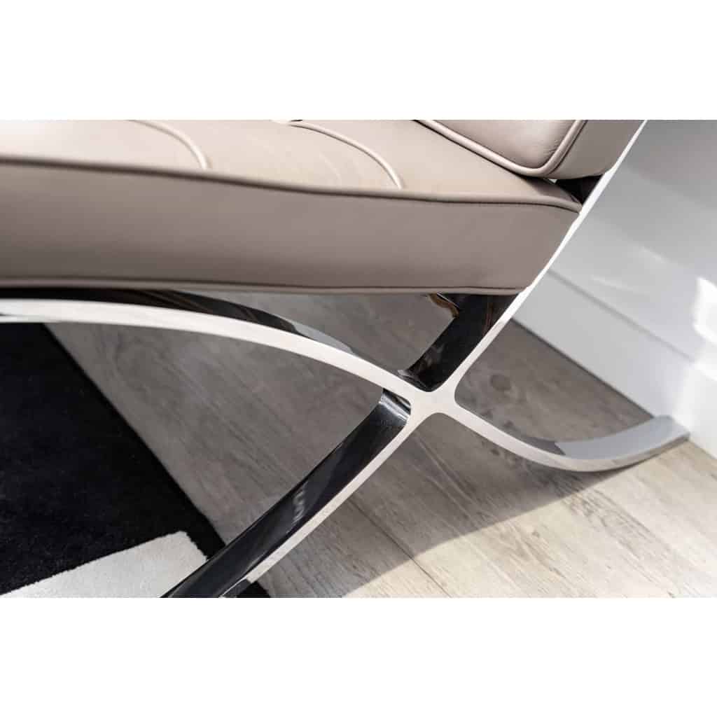 Paire de fauteuils « Barcelona » de MIES VAN DER ROHE | Biron Paire de fauteuils "Barcelona" de MIES VAN DER ROHE