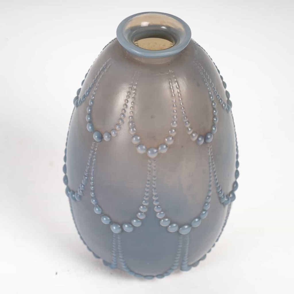 Vase « Perles » verre agate de René LALIQUE | Biron Vase « Perles » verre agate de René LALIQUE