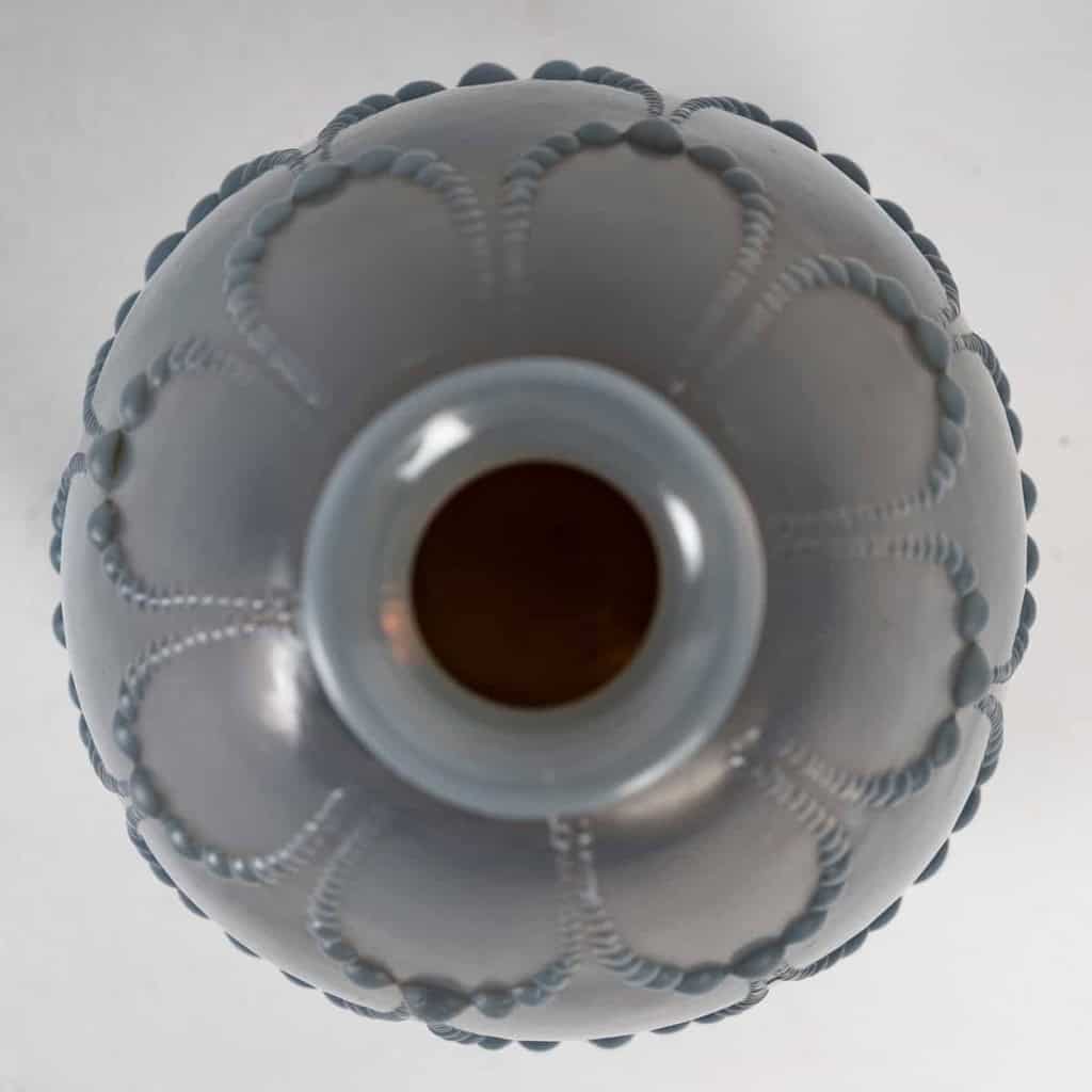 Vase « Perles » verre agate de René LALIQUE | Biron Vase « Perles » verre agate de René LALIQUE