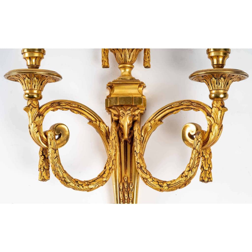 Suite de cinq appliques de style Louis XVI. | Biron Suite de cinq appliques de style Louis XVI.