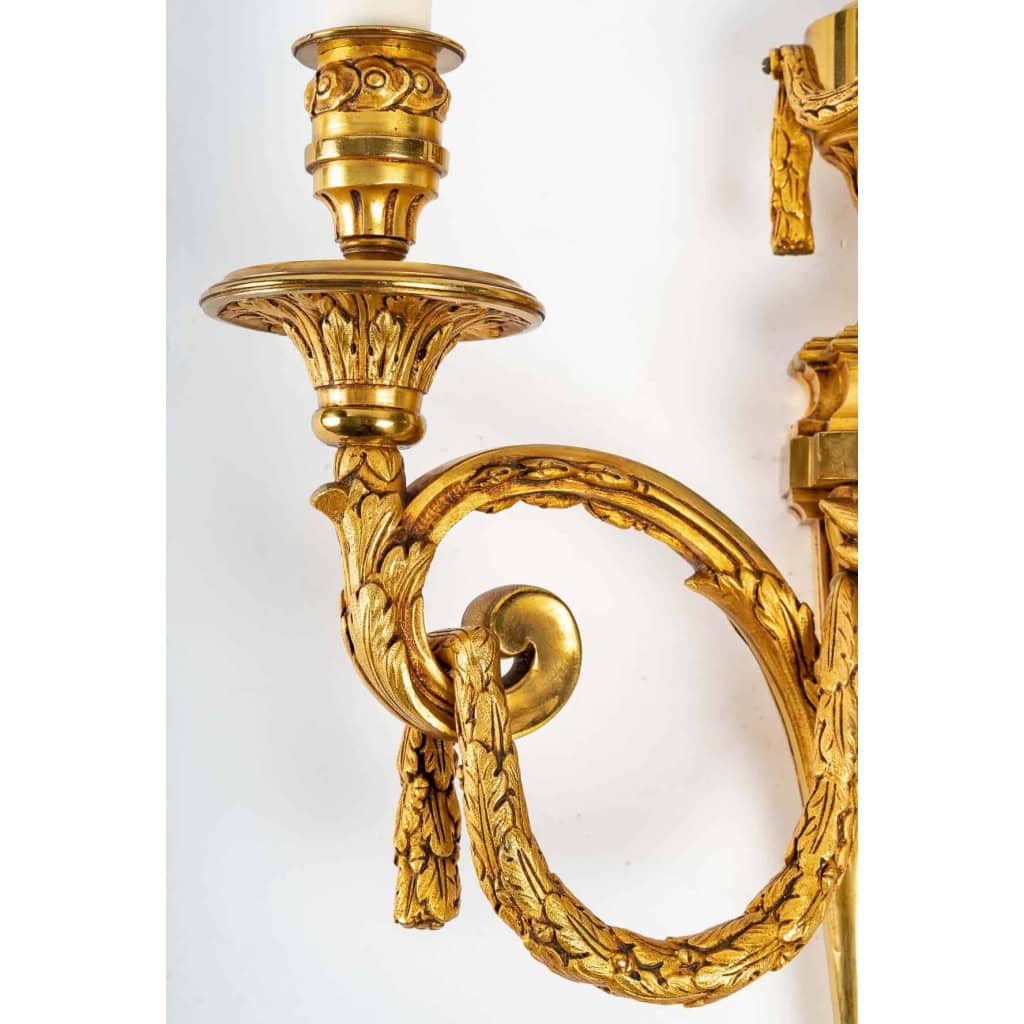 Suite de cinq appliques de style Louis XVI. | Biron Suite de cinq appliques de style Louis XVI.