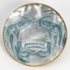 Broche « Masque » verre blanc sur clinquant argent patiné bleu de René LALIQUE | Biron |||||