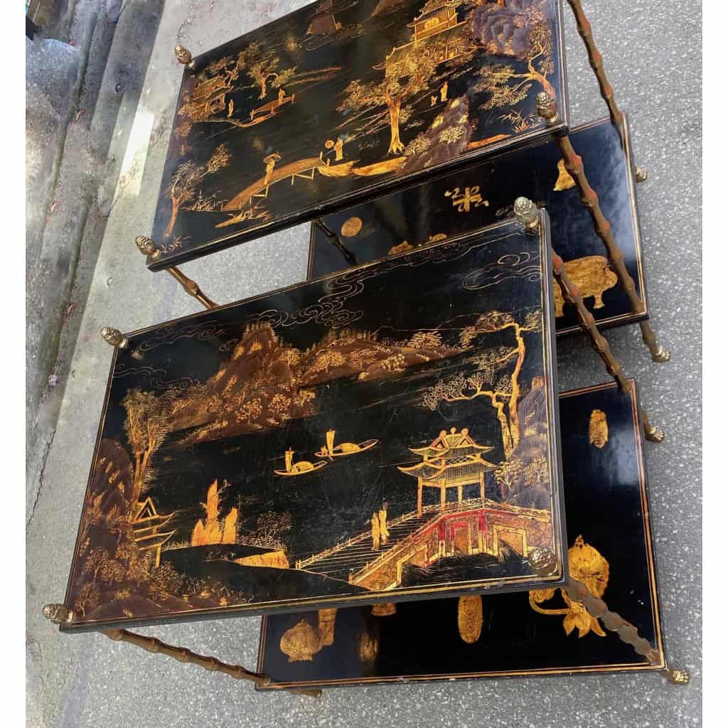 1950′ Paire de Tables Maison Baguès Décor Bambou en Bronze Doré Avec Plateaux Laque de Chine