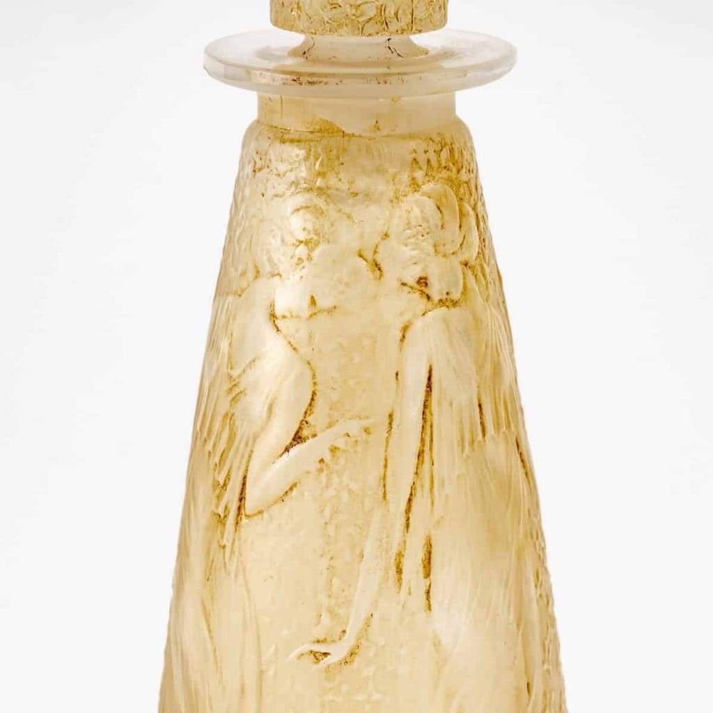 Flacon « Poésie » verre blanc patiné jaune de René LALIQUE pour D’Orsay | Biron Flacon « Poésie » verre blanc patiné jaune de René LALIQUE pour D'Orsay