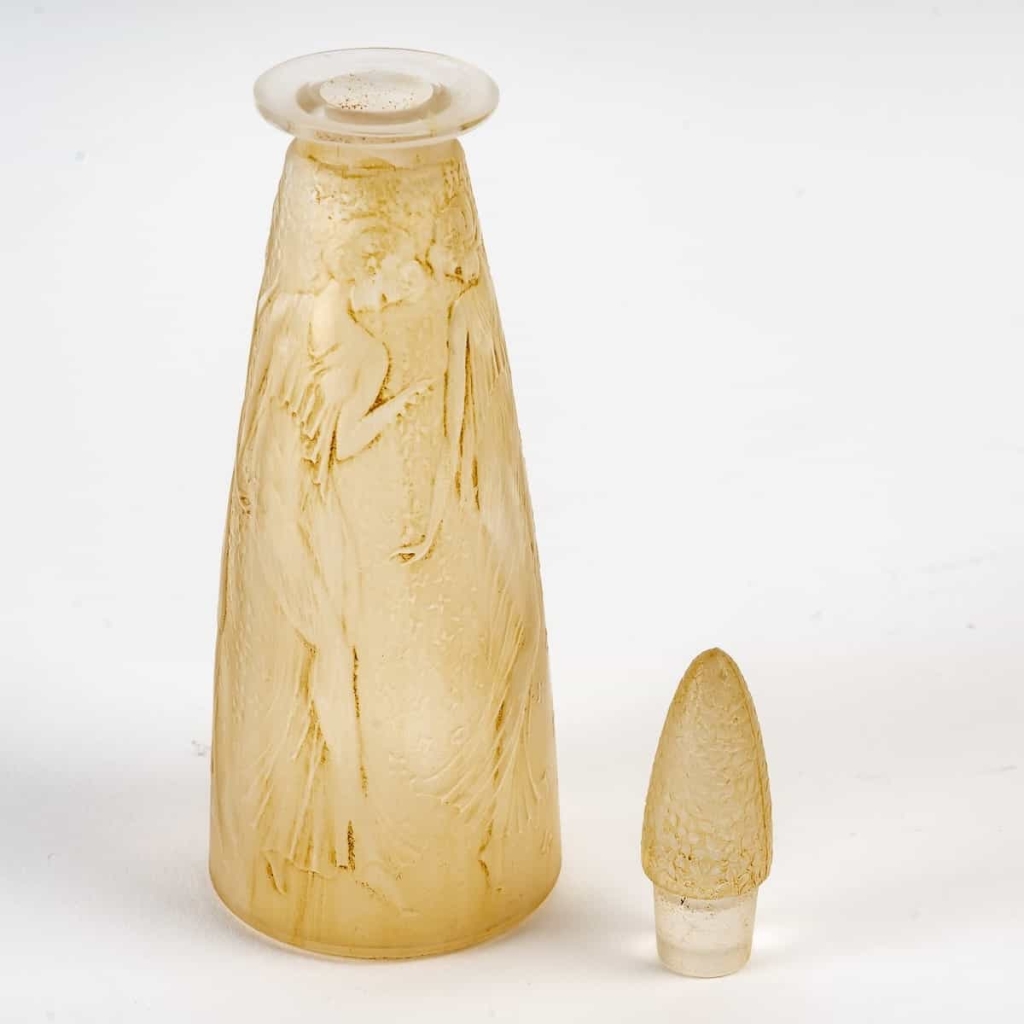 Flacon « Poésie » verre blanc patiné jaune de René LALIQUE pour D’Orsay | Biron Flacon « Poésie » verre blanc patiné jaune de René LALIQUE pour D'Orsay