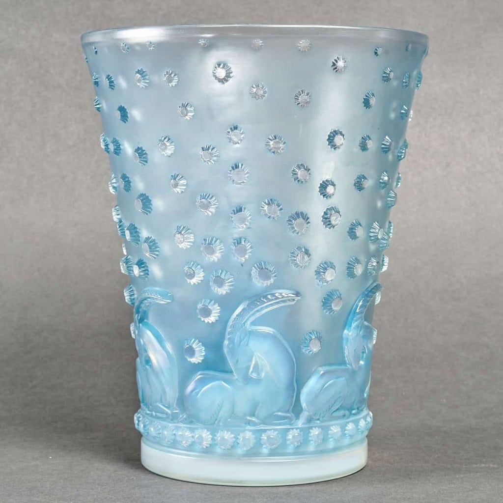 Vase « Ajaccio » verre opalescent patiné bleu de René LALIQUE | Biron |||||