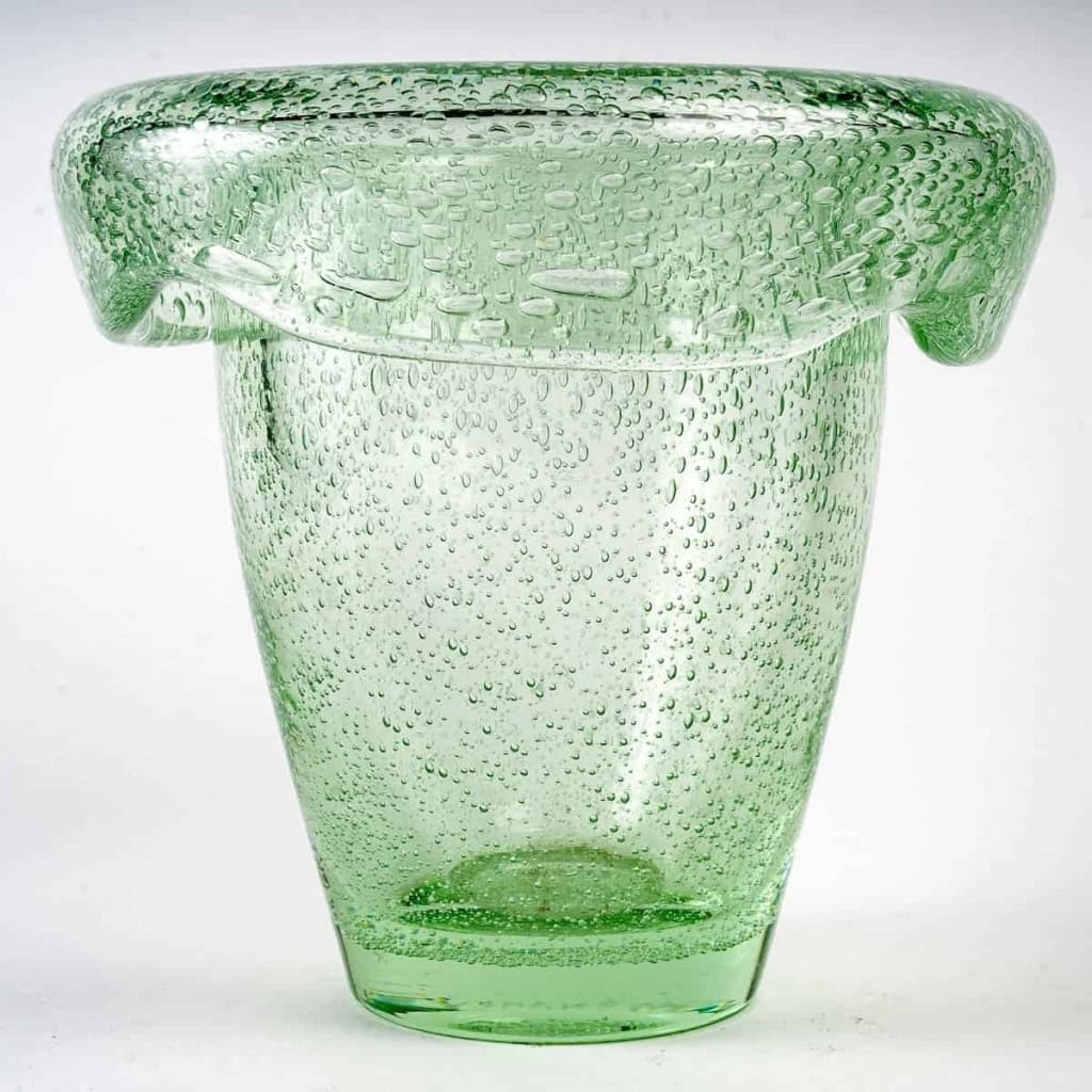 Vase à col retourné verre vert bullé de DAUM NANCY | Biron Vase à col retourné verre vert bullé de DAUM NANCY