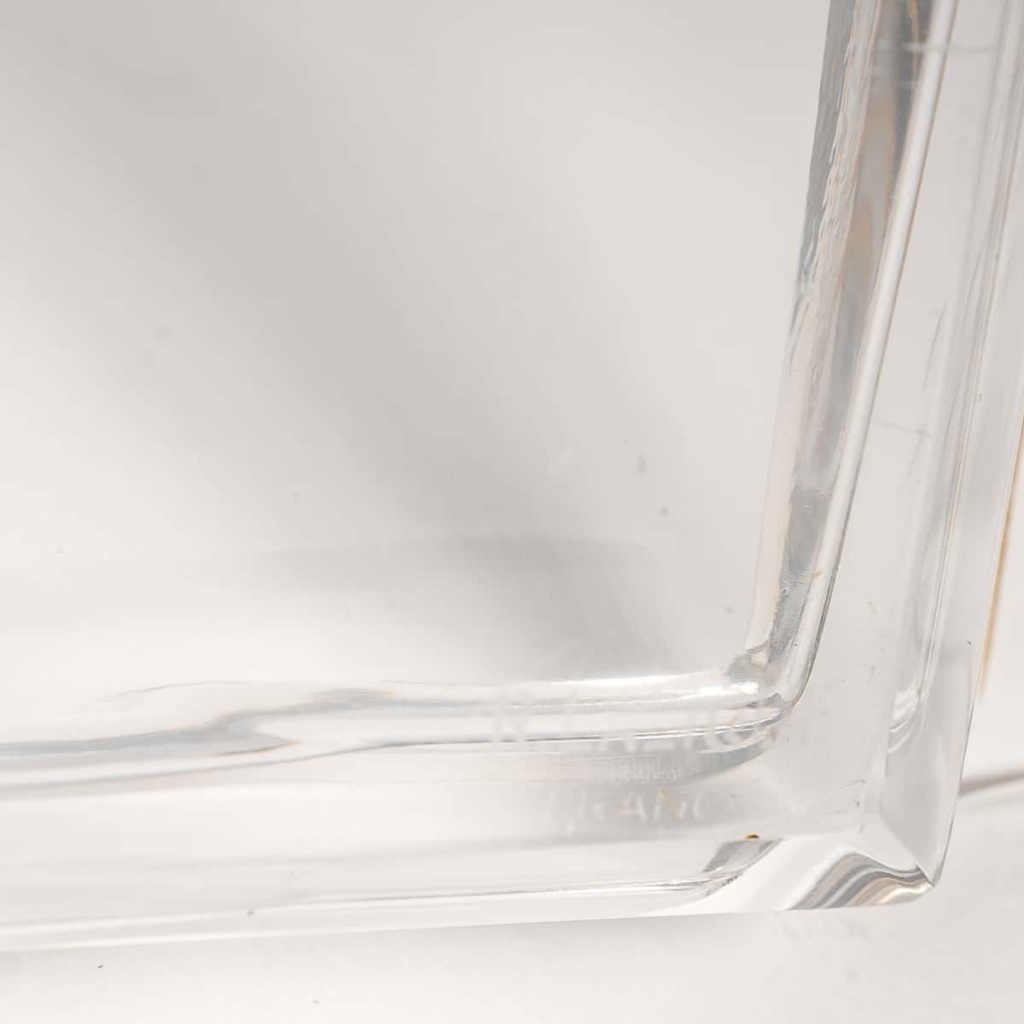 Plat à cake « Arras » verre blanc patiné sépia de René LALIQUE | Biron Plat à cake "Arras" verre blanc patiné sépia de René LALIQUE