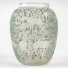 Vase « Biches » verre blanc patiné vert de René LALIQUE | Biron Vase "Biches" verre blanc patiné vert de René LALIQUE
