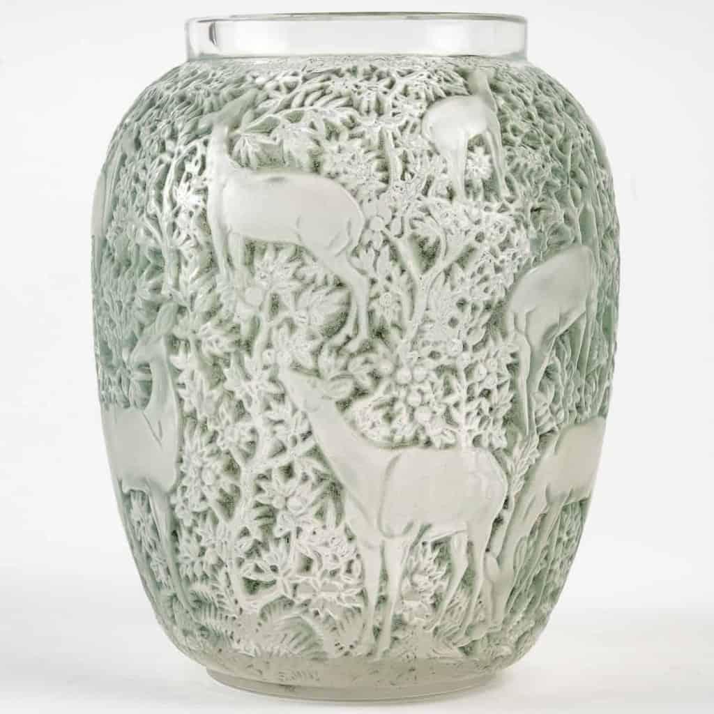 Vase « Biches » verre blanc patiné vert de René LALIQUE | Biron Vase "Biches" verre blanc patiné vert de René LALIQUE