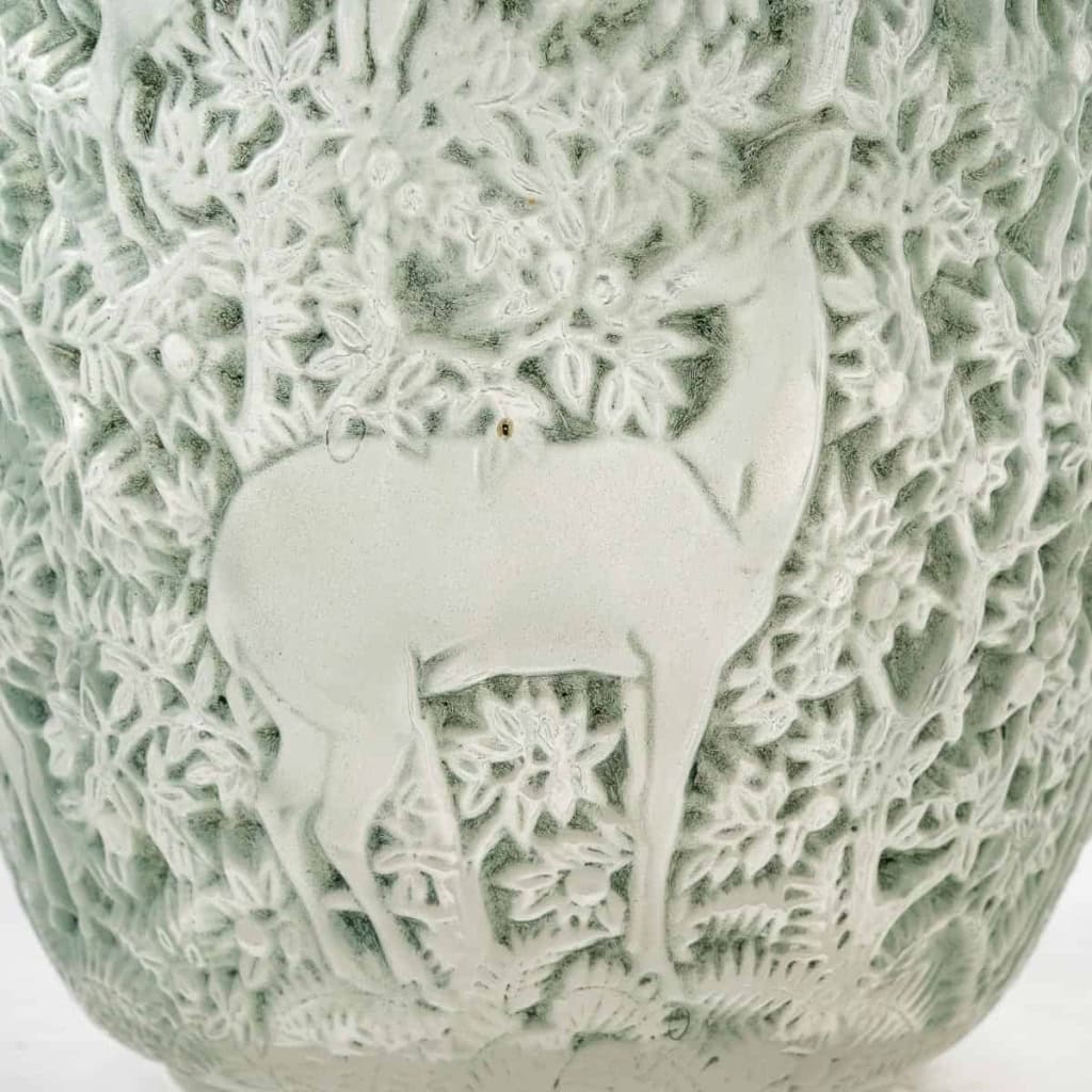 Vase « Biches » verre blanc patiné vert de René LALIQUE | Biron Vase "Biches" verre blanc patiné vert de René LALIQUE