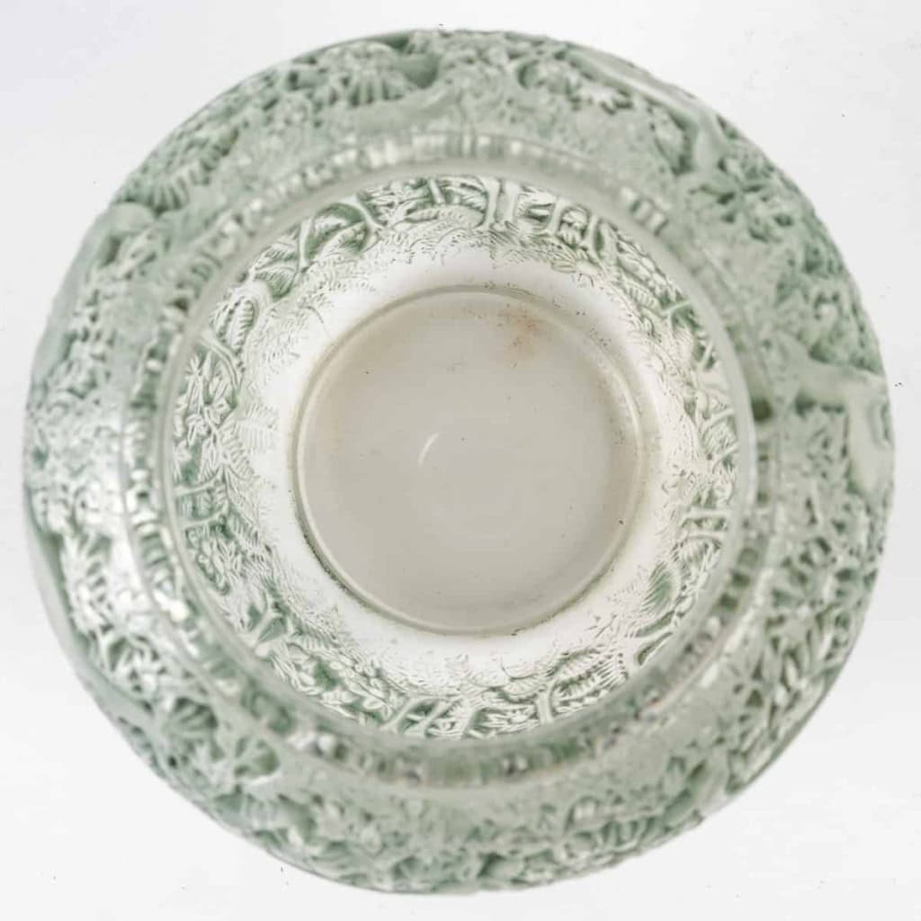 Vase « Biches » verre blanc patiné vert de René LALIQUE | Biron Vase "Biches" verre blanc patiné vert de René LALIQUE