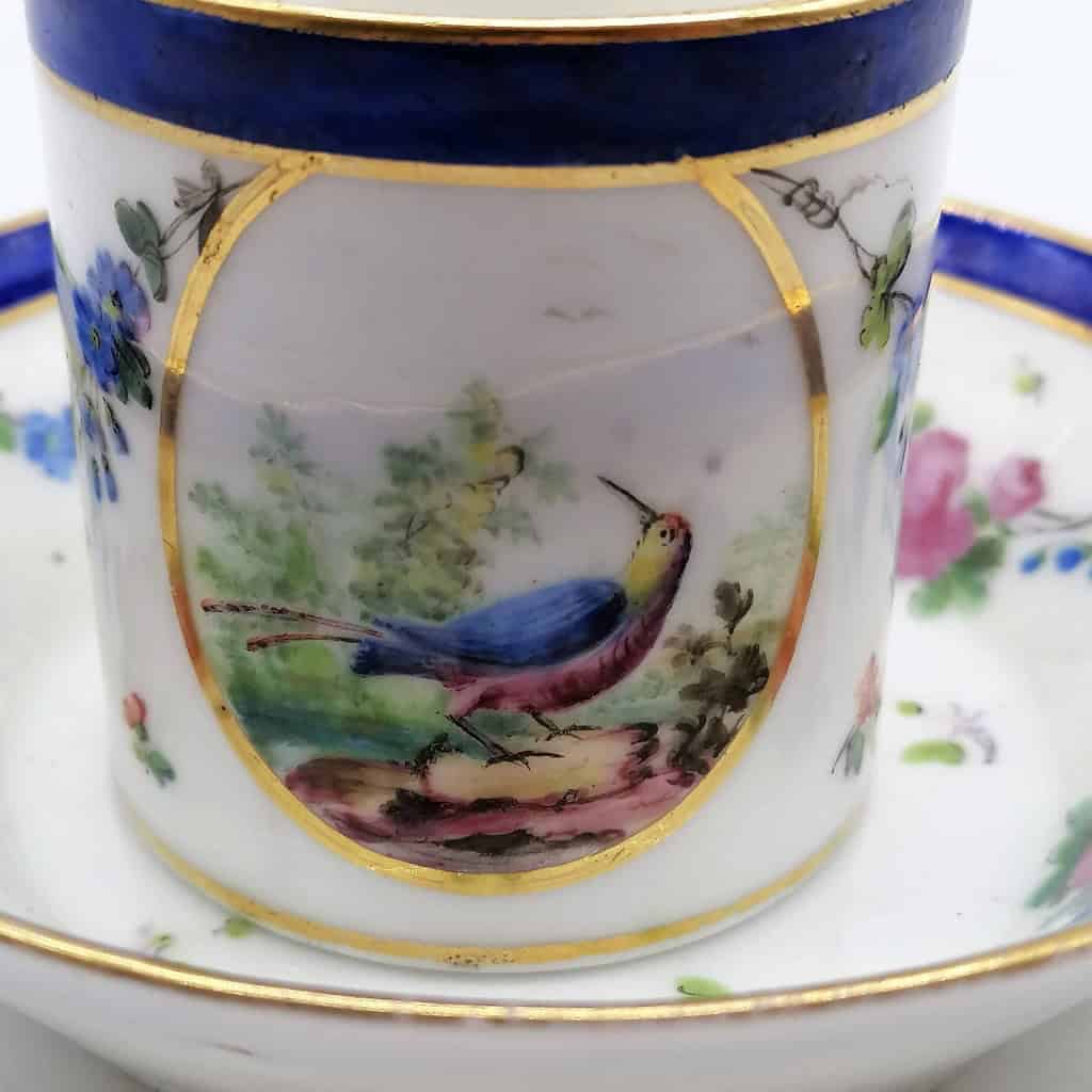 Tasse Sèvres à l’Oiseau En Pâte Tendre – 1805 | Biron Tasse Sèvres à l'Oiseau En Pâte Tendre - 1805