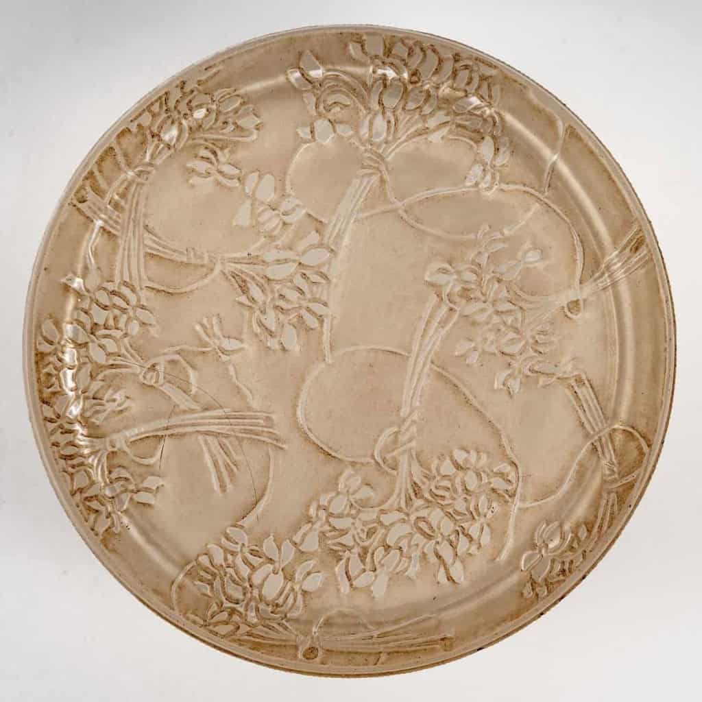 Boîte « Un Jour Viendra » verre blanc patiné sépia de René LALIQUE | Biron Boîte "Un Jour Viendra" verre blanc patiné sépia de René LALIQUE