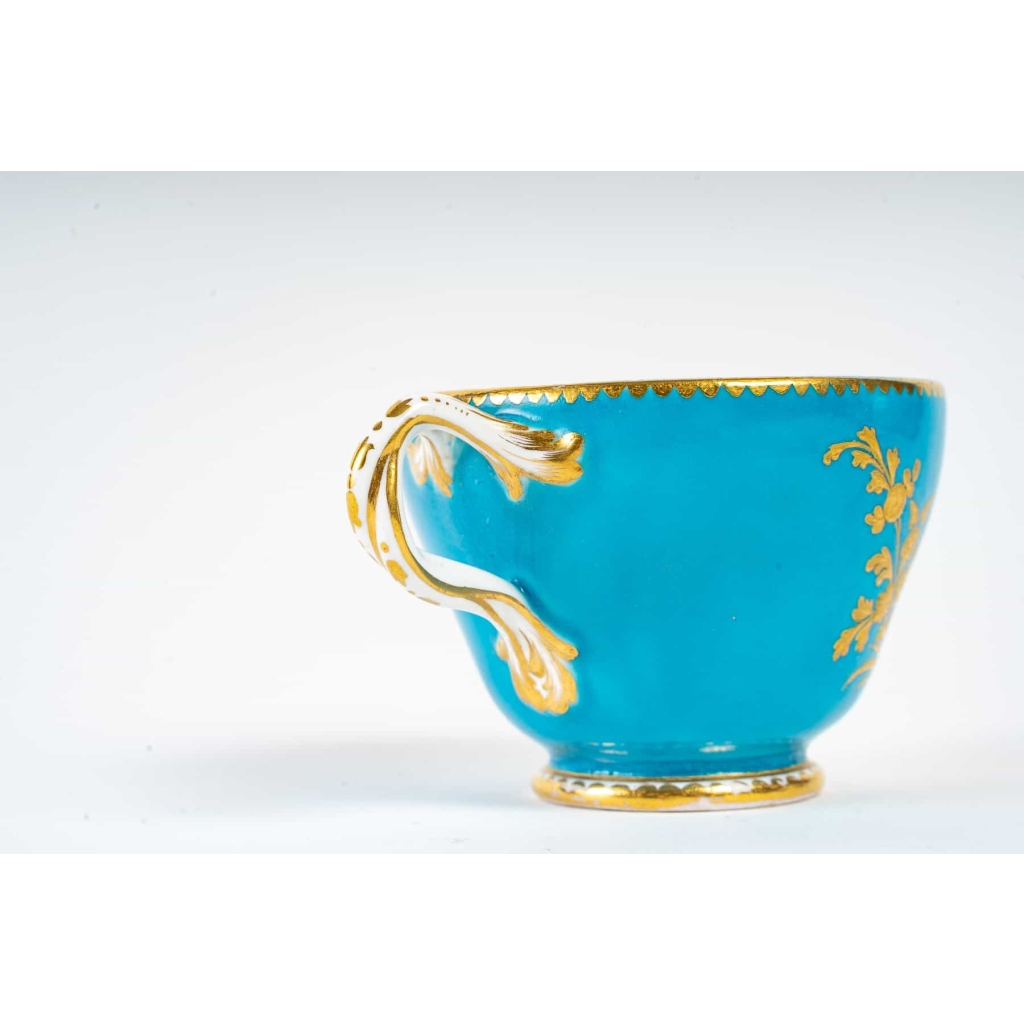Ensemble tasse Hébert et pot à crème tripode Sèvres | Biron Ensemble tasse Hébert et pot à crème tripode Sèvres