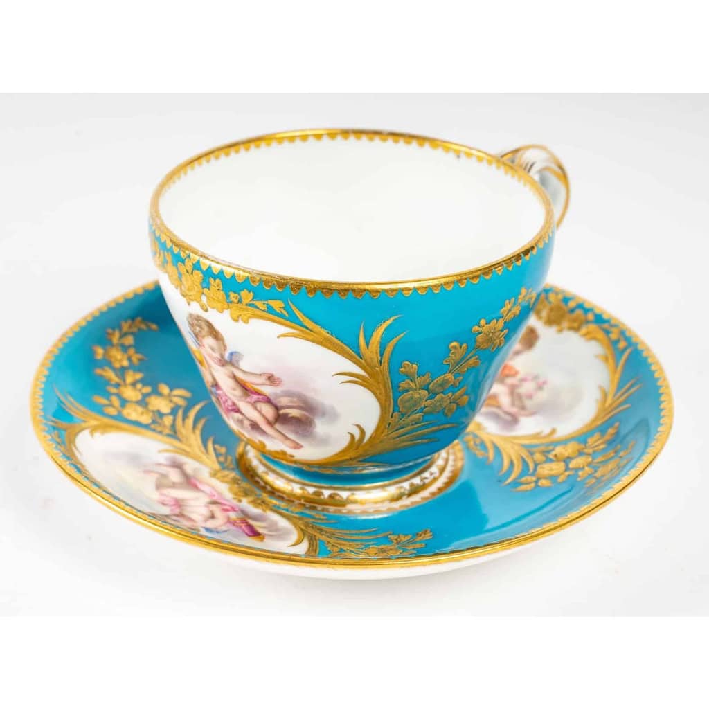 Ensemble tasse Hébert et pot à crème tripode Sèvres | Biron Ensemble tasse Hébert et pot à crème tripode Sèvres