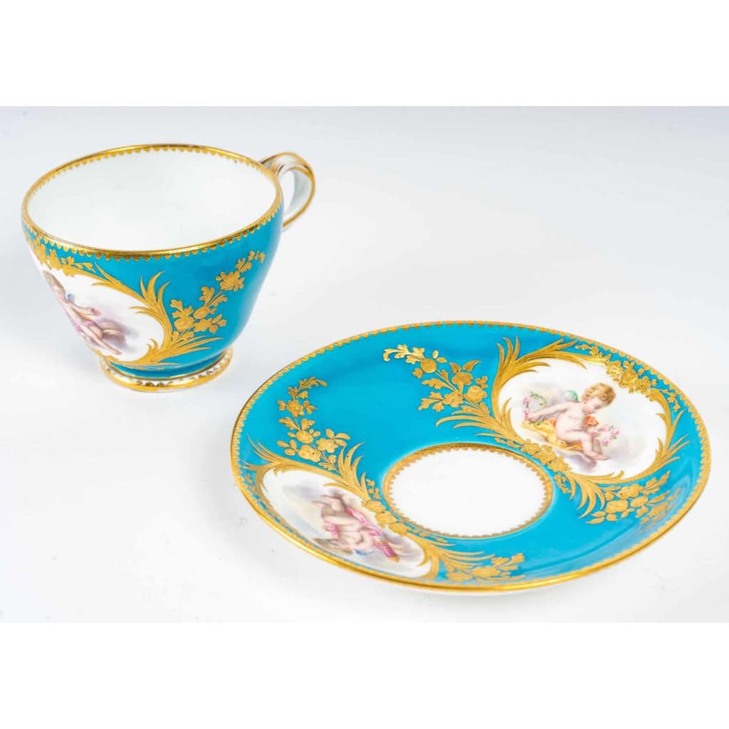 Ensemble tasse Hébert et pot à crème tripode Sèvres | Biron Ensemble tasse Hébert et pot à crème tripode Sèvres