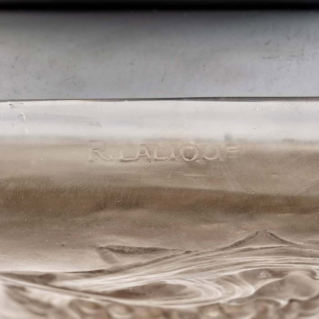 Buvard « Mûres » verre blanc patiné brun de René LALIQUE | Biron Buvard "Mûres" verre blanc patiné brun de René LALIQUE