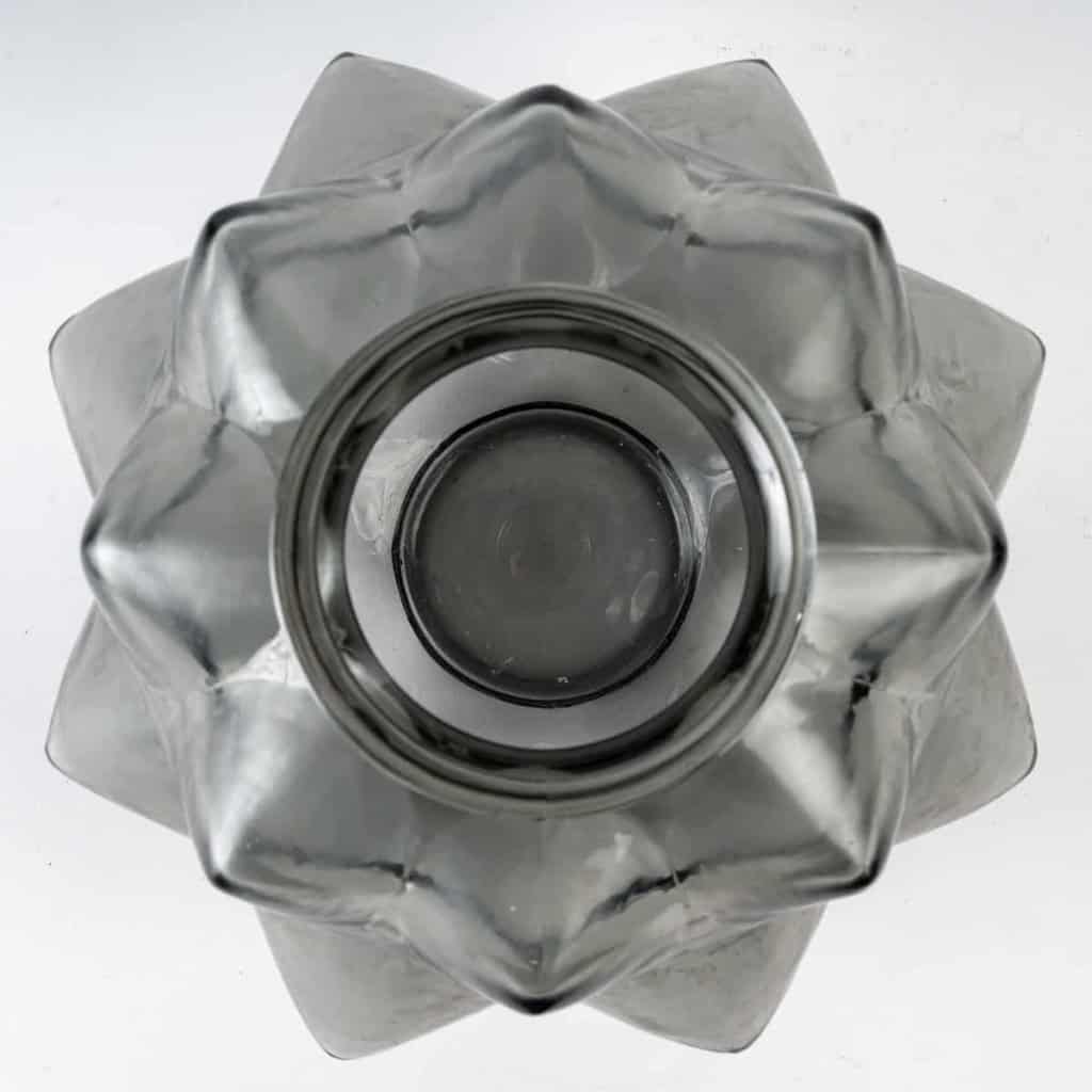 Vase « Champagne » verre gris de René LALIQUE | Biron Vase « Champagne » verre gris de René LALIQUE