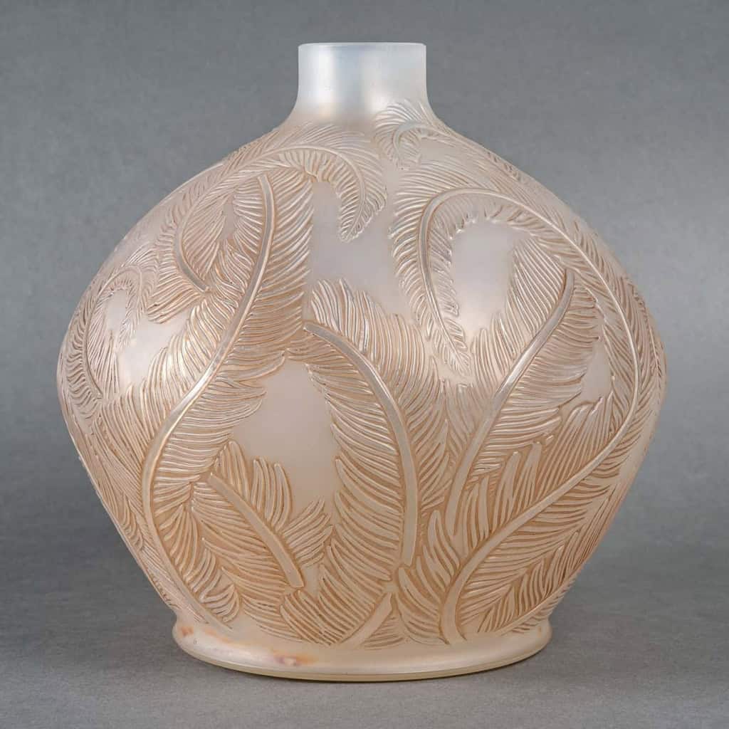 Vase « Plumes » verre opalescent patiné sépia de René LALIQUE | Biron |||||||