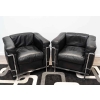 Paire de Fauteuils « LC2 » de LE CORBUSIER, PERRIAND et JEANNERET | Biron ||||||