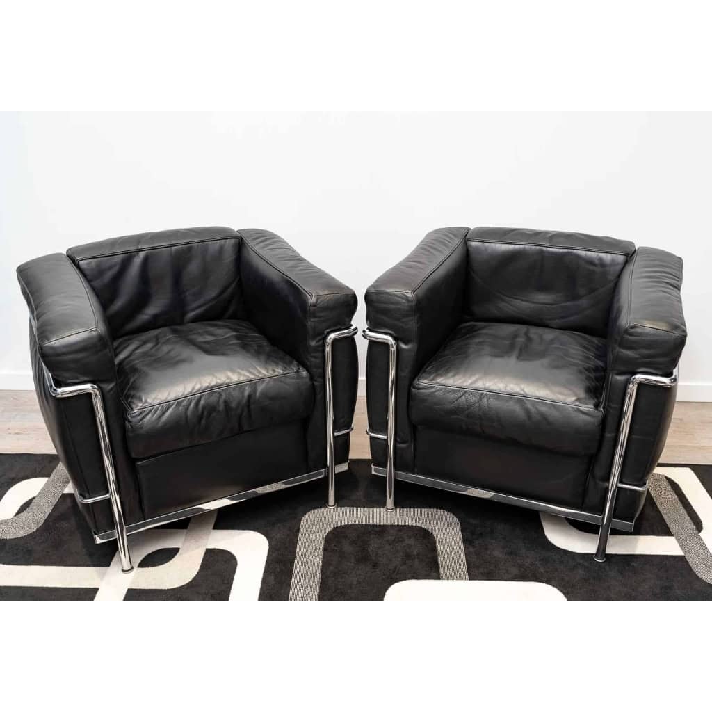 Paire de Fauteuils « LC2 » de LE CORBUSIER, PERRIAND et JEANNERET | Biron ||||||