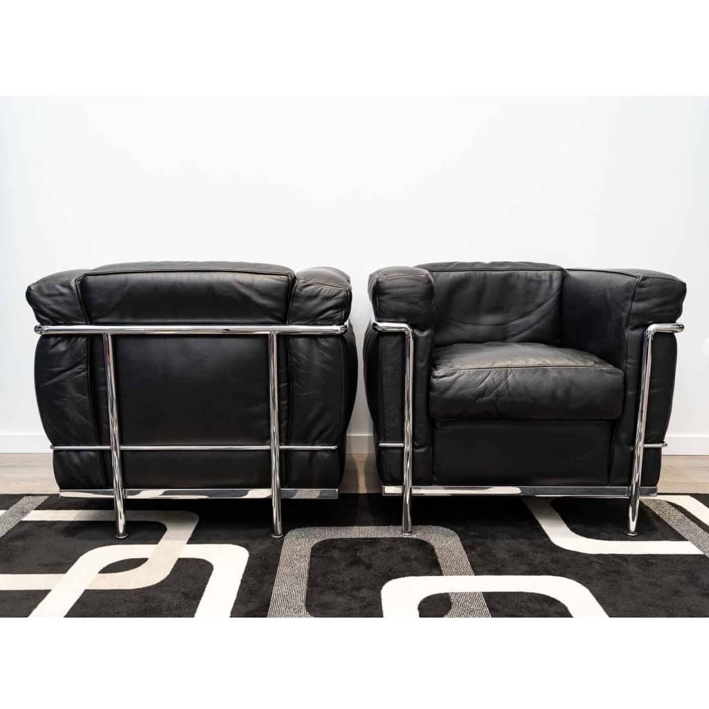 Paire de Fauteuils « LC2 » de LE CORBUSIER, PERRIAND et JEANNERET | Biron Paire de Fauteuils "LC2" de LE CORBUSIER, PERRIAND et JEANNERET