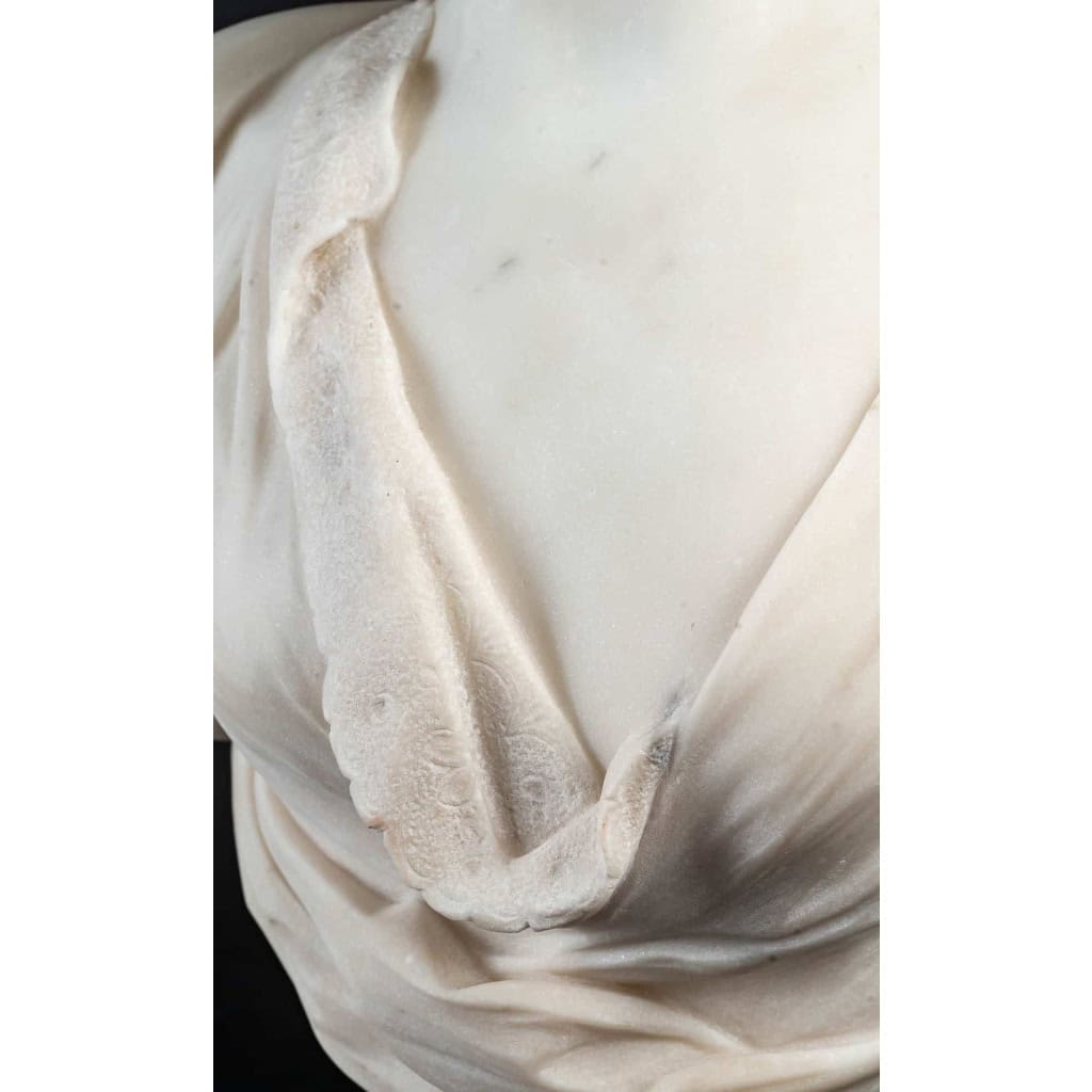 Bustre en marbre du XIXème siècle, époque Napoléon III | Biron Bustre en marbre du XIXème siècle, époque Napoléon III