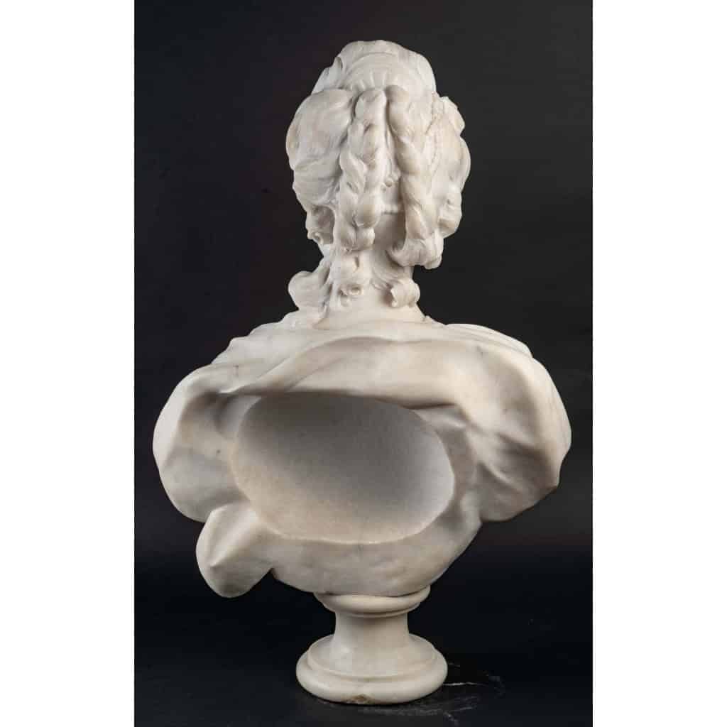 Bustre en marbre du XIXème siècle, époque Napoléon III | Biron Bustre en marbre du XIXème siècle, époque Napoléon III
