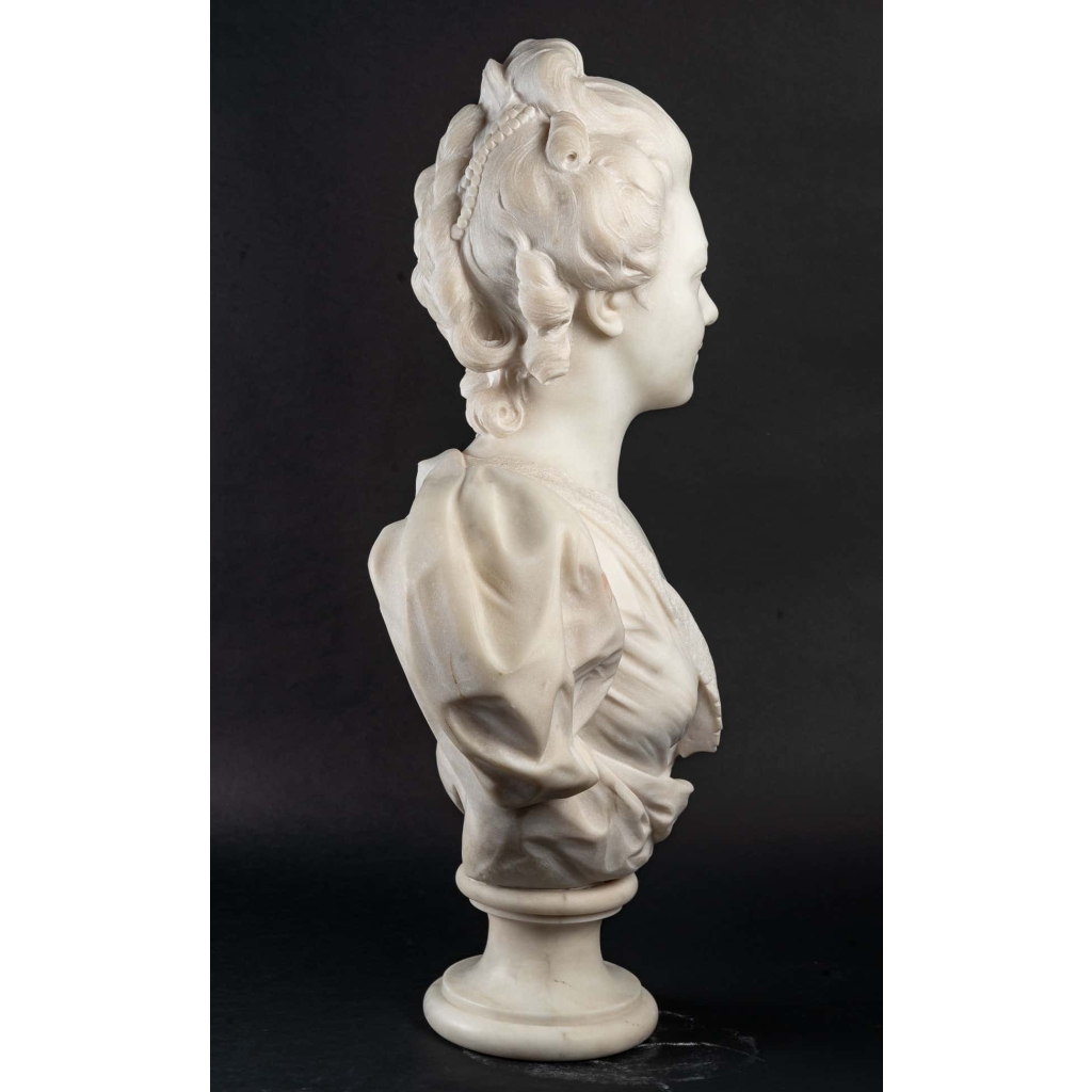 Bustre en marbre du XIXème siècle, époque Napoléon III | Biron Bustre en marbre du XIXème siècle, époque Napoléon III