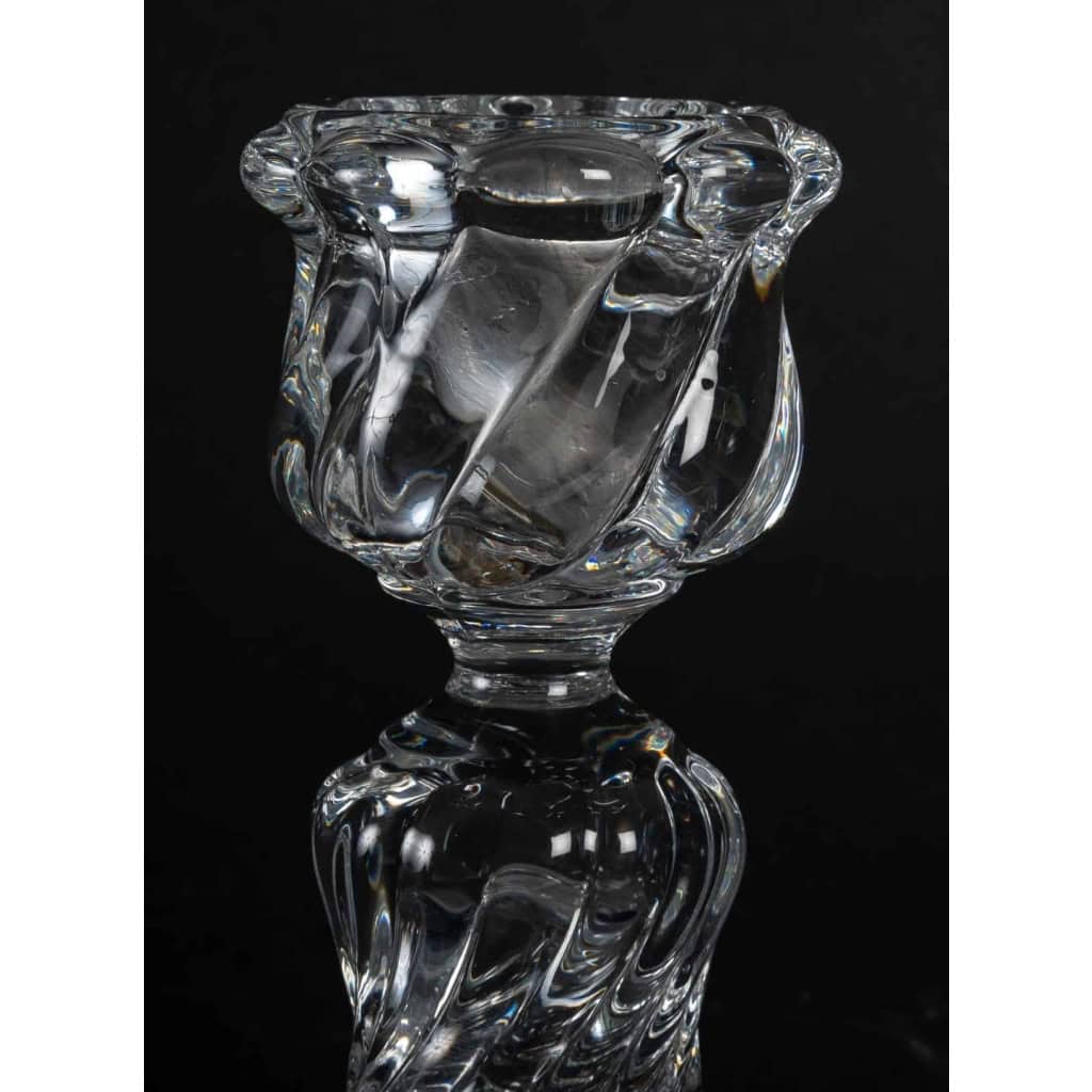 Candélabres en Cristal Baccarat du XXe siècle – Paire à une Lumière en parfait état | Biron Candélabres en Cristal Baccarat du XXe siècle - Paire à une Lumière en parfait état