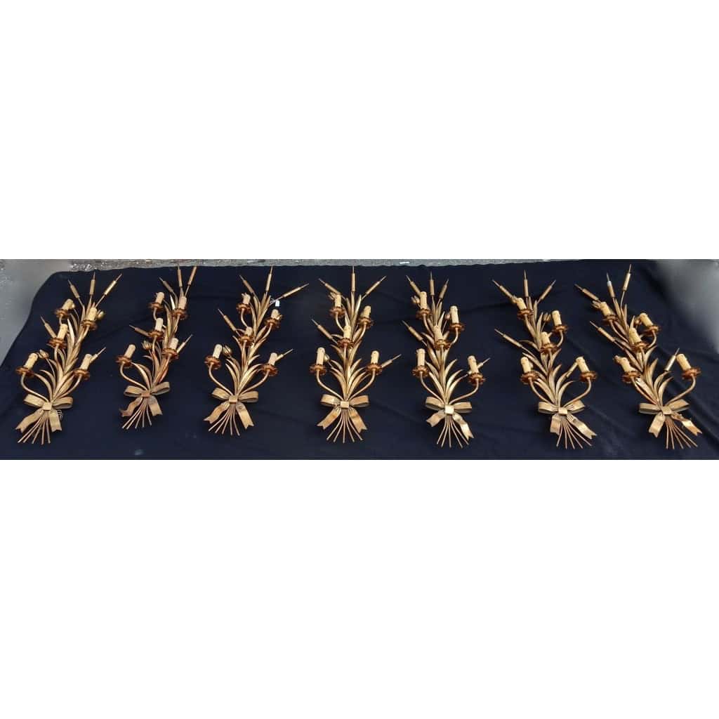 1970′ Série De 7 Appliques Aux Roseaux En Fer Doré Par Hans Kogl Pour Maison Jansen 5 Ampoules H 104 cm | Biron |||||||||||