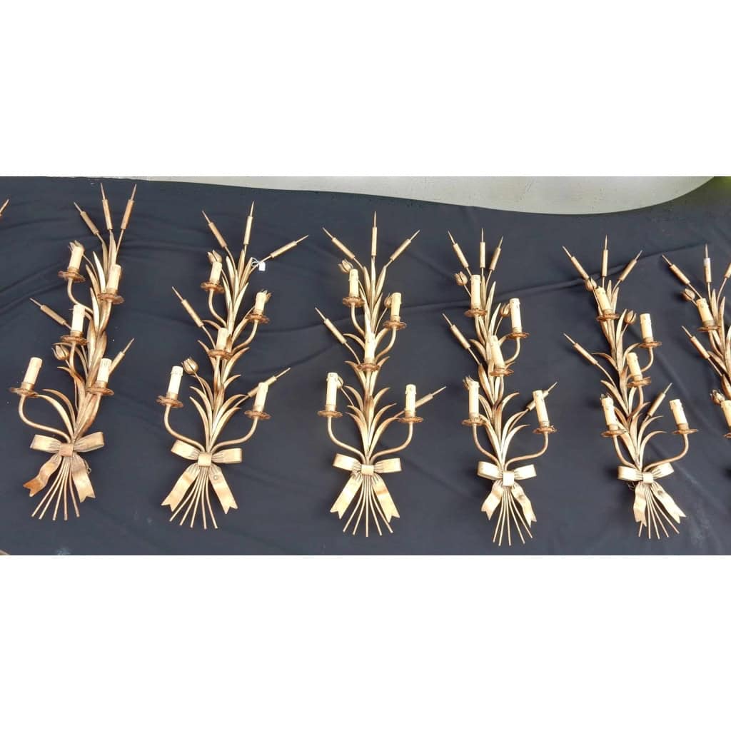 1970′ Série De 7 Appliques Aux Roseaux En Fer Doré Par Hans Kogl Pour Maison Jansen 5 Ampoules H 104 cm | Biron 1970′ Série De 7 Appliques Aux Roseaux En Fer Doré Par Hans Kogl Pour Maison Jansen 5 Ampoules H 104 cm