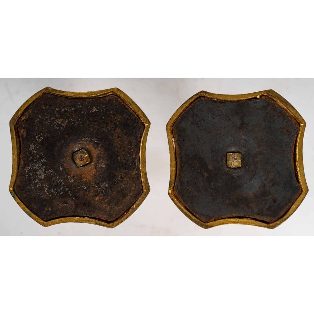 Paire de vases miniatures en porcelaine et bronze doré XIXème siècle