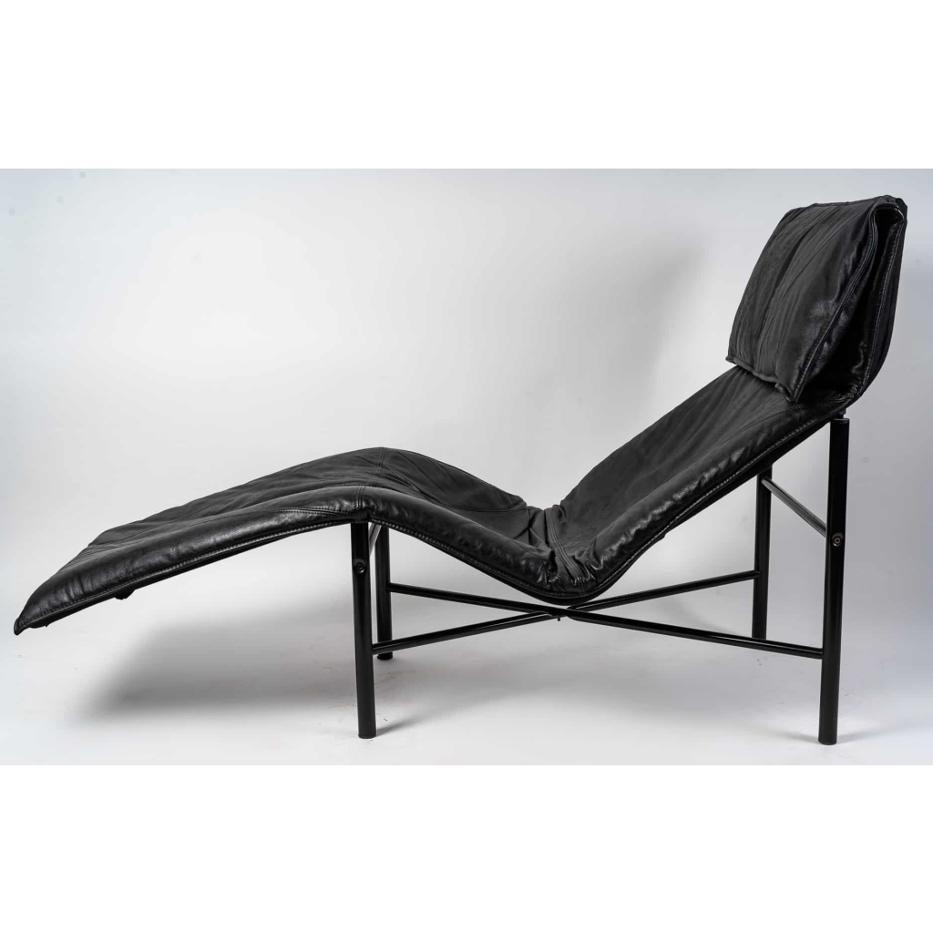 Chaise longue en cuire, XXème siècle | Biron Chaise longue en cuire, XXème siècle