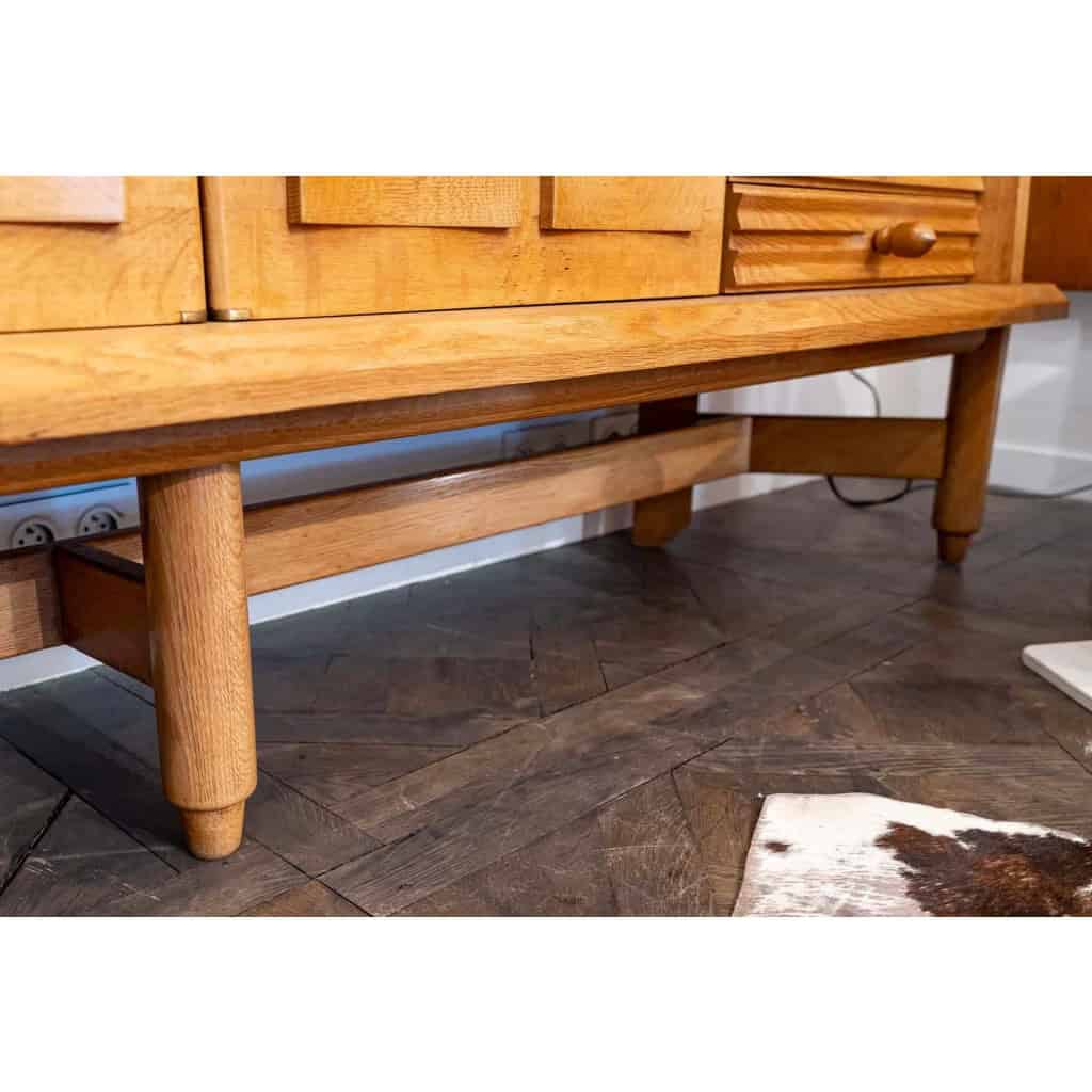 Guillerme et Charmbron, Enfilade en chêne blond, années 1950 8 Guillerme et Charmbron, Enfilade en chêne blond, années 1950 8