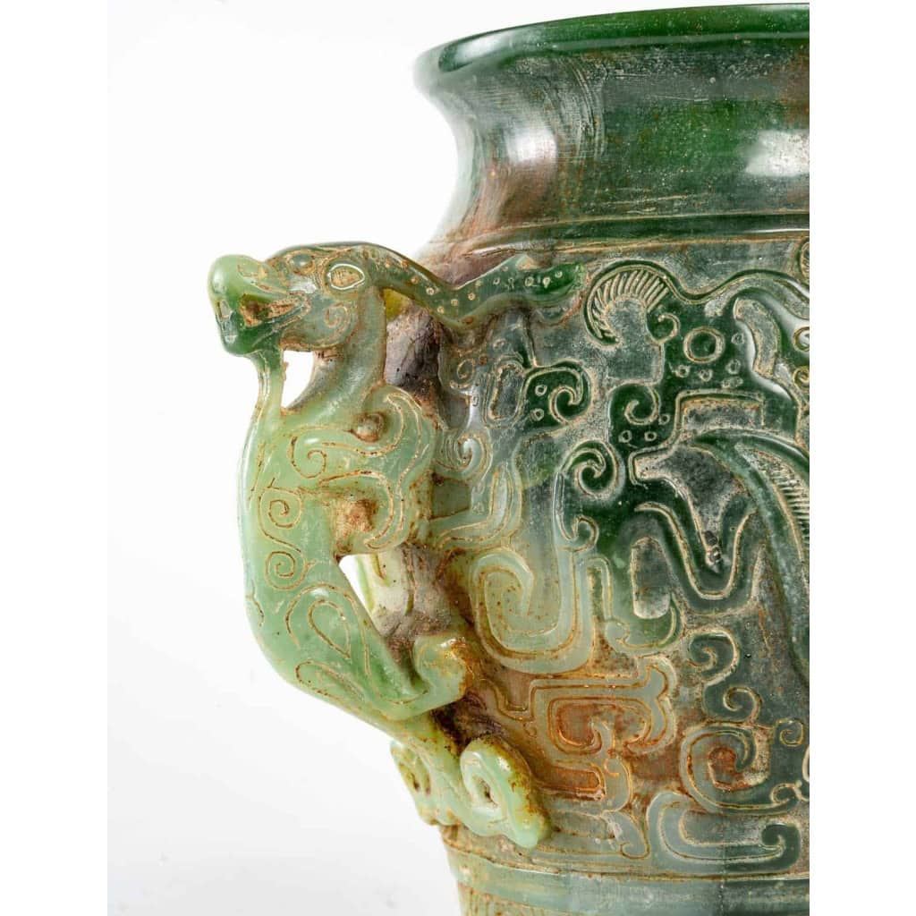 Vase en Jade, XXème siècle | Biron Vase en Jade, XXème siècle