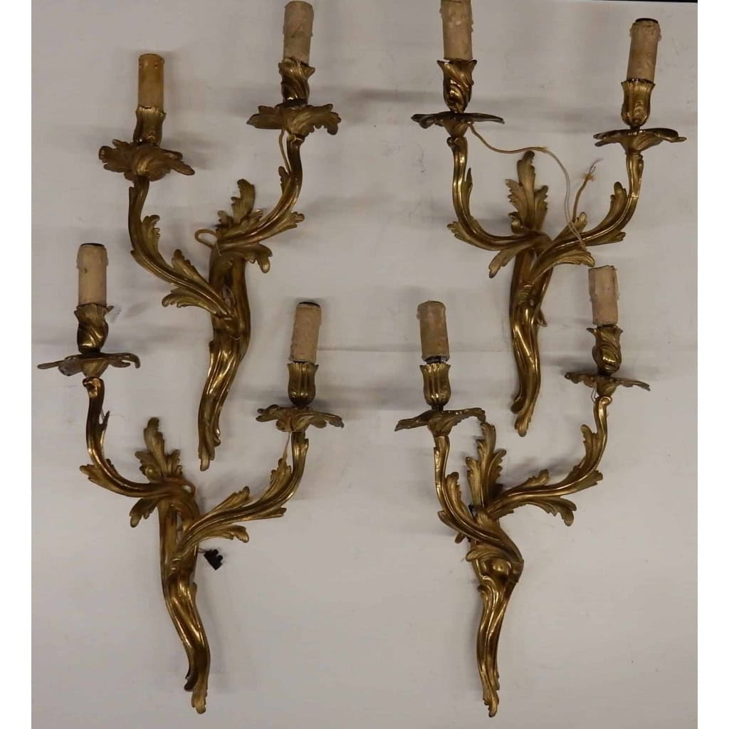 1970/80 Série De 2 Paires d’Appliques Faisant Pendant En Bronze Doré De Style LXV Signées Maison Baguès | Biron |||||||||