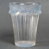 Vase « Boutons d’Or » verre opalescent patiné bleu de René LALIQUE | Biron Vase « Boutons d'Or » verre opalescent patiné bleu de René LALIQUE