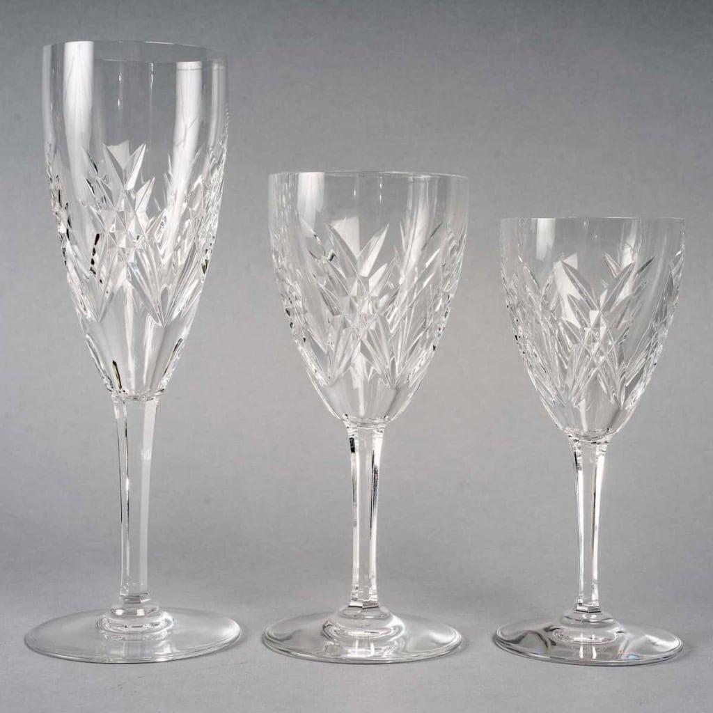 Service de verres « Auvergne » cristal taillé de BACCARAT – 36 pièces | Biron |||||||
