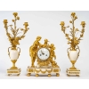 Une garniture de cheminée en bronze doré et marbre blanc XVIIIème siècle | Biron ||||