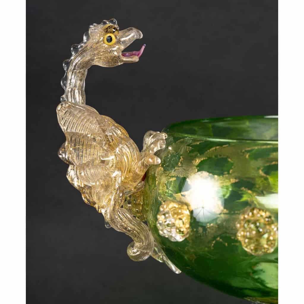 Grande coupe verte aux 4 dragons, Antonio Salviati, 1885 | Biron Grande coupe verte aux 4 dragons, Antonio Salviati, 1885