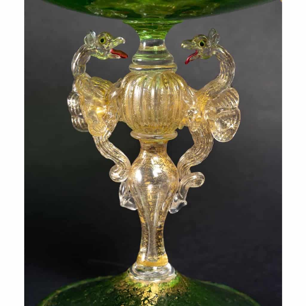 Grande coupe verte aux 4 dragons, Antonio Salviati, 1885 | Biron Grande coupe verte aux 4 dragons, Antonio Salviati, 1885