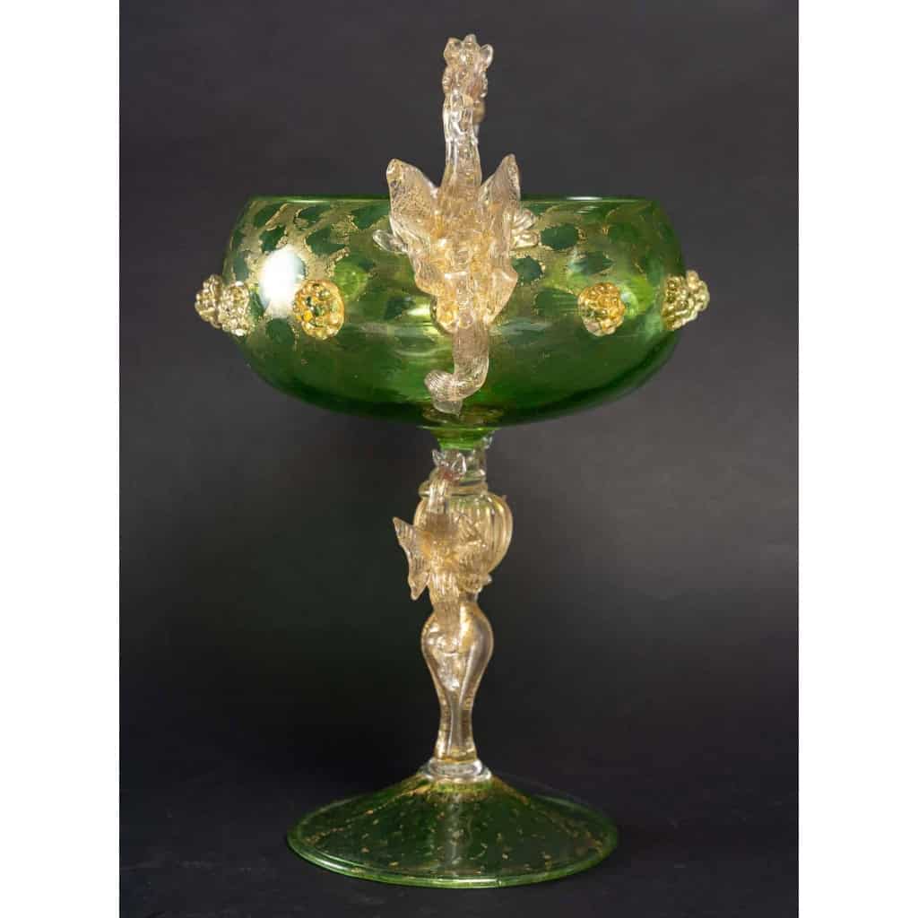Grande coupe verte aux 4 dragons, Antonio Salviati, 1885 | Biron Grande coupe verte aux 4 dragons, Antonio Salviati, 1885