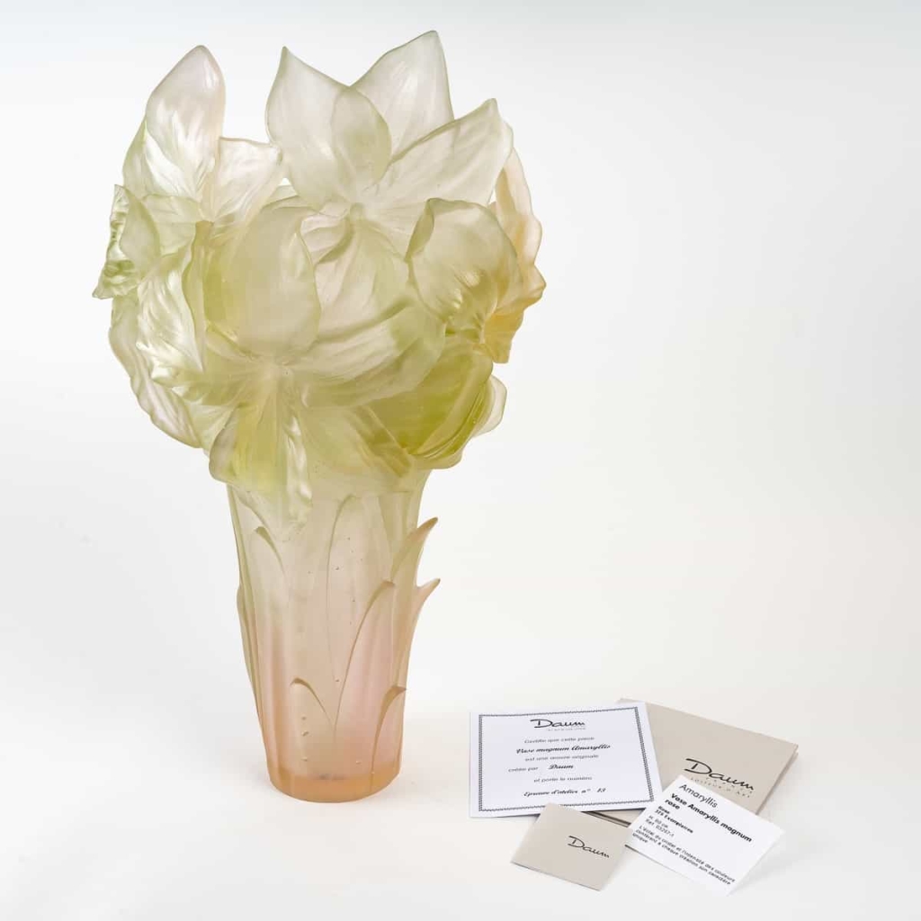 Vase Magnum « Amaryllis » pâte de cristal de DAUM FRANCE | Biron Vase Magnum "Amaryllis" pâte de cristal de DAUM FRANCE