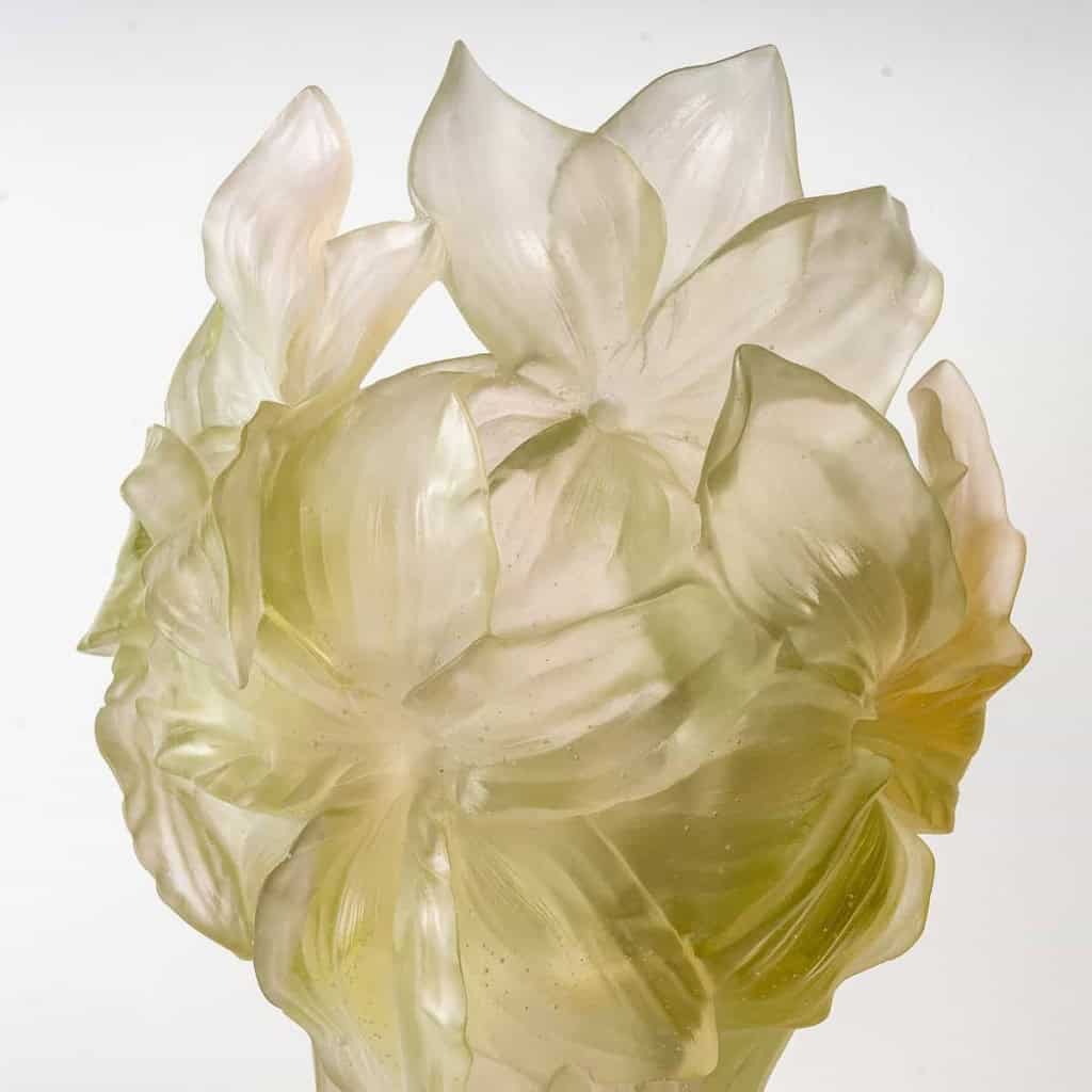 Vase Magnum « Amaryllis » pâte de cristal de DAUM FRANCE | Biron Vase Magnum "Amaryllis" pâte de cristal de DAUM FRANCE