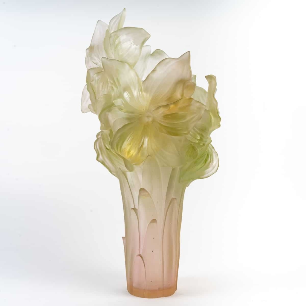 Vase Magnum « Amaryllis » pâte de cristal de DAUM FRANCE | Biron Vase Magnum "Amaryllis" pâte de cristal de DAUM FRANCE